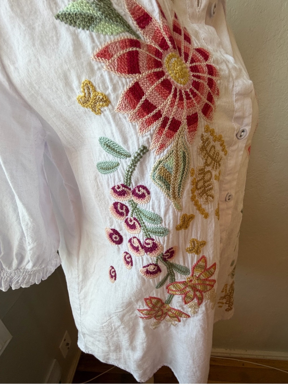 Johnny Was White Button-Up Blouse with Multicolor Floral Embroidery Size Small - Picture 8 of 15
